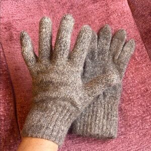 ETSY Alpaca gloves earth heather 💯 % natural fiber no dyes women’s M - L